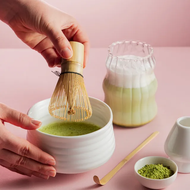 kusmi-tea-set-accessori-matcha-ciotola-e-supporto-frusta image 1