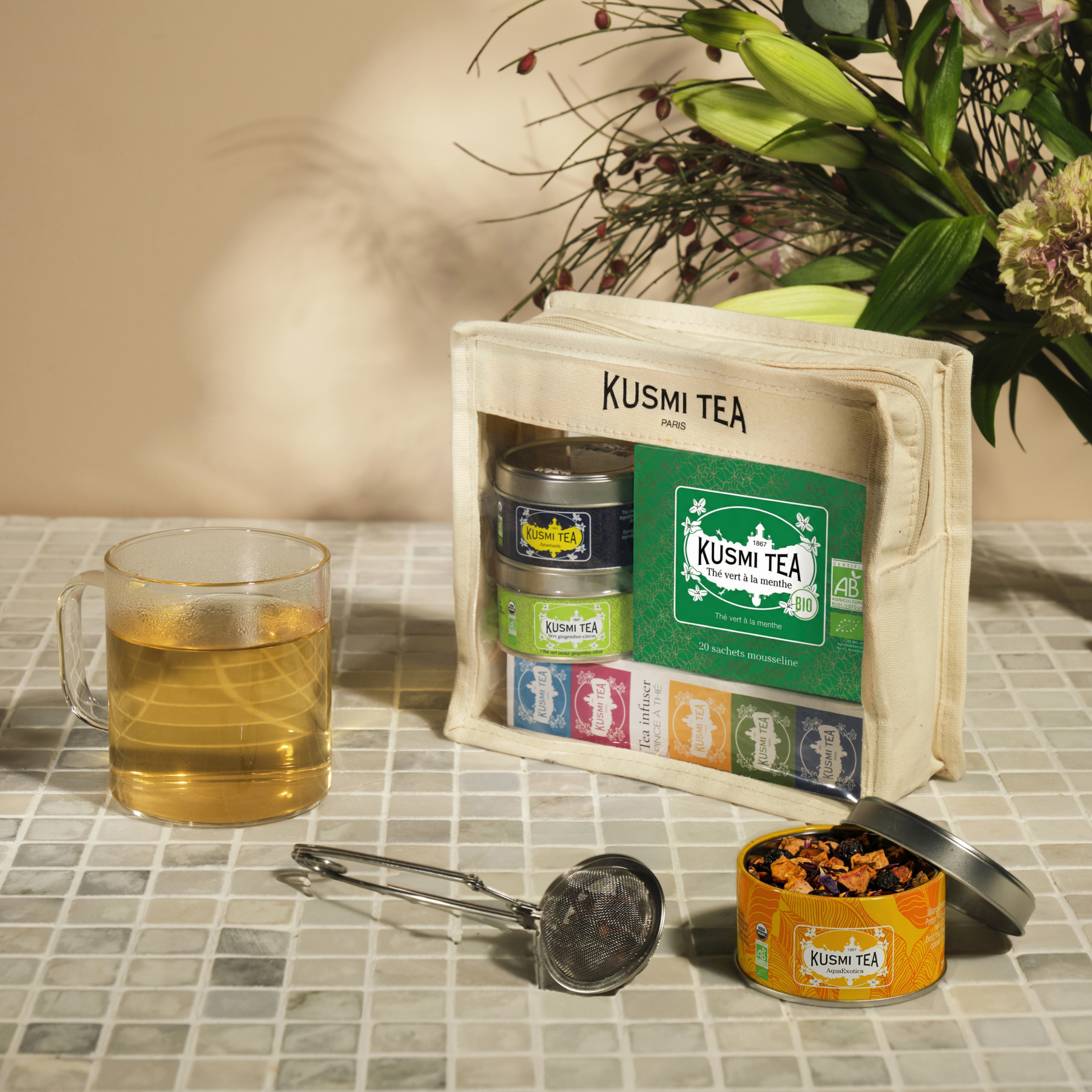 kusmi-tea-trousse-da-viaggio-bio-astuccio-cotone-con-miniature image 2