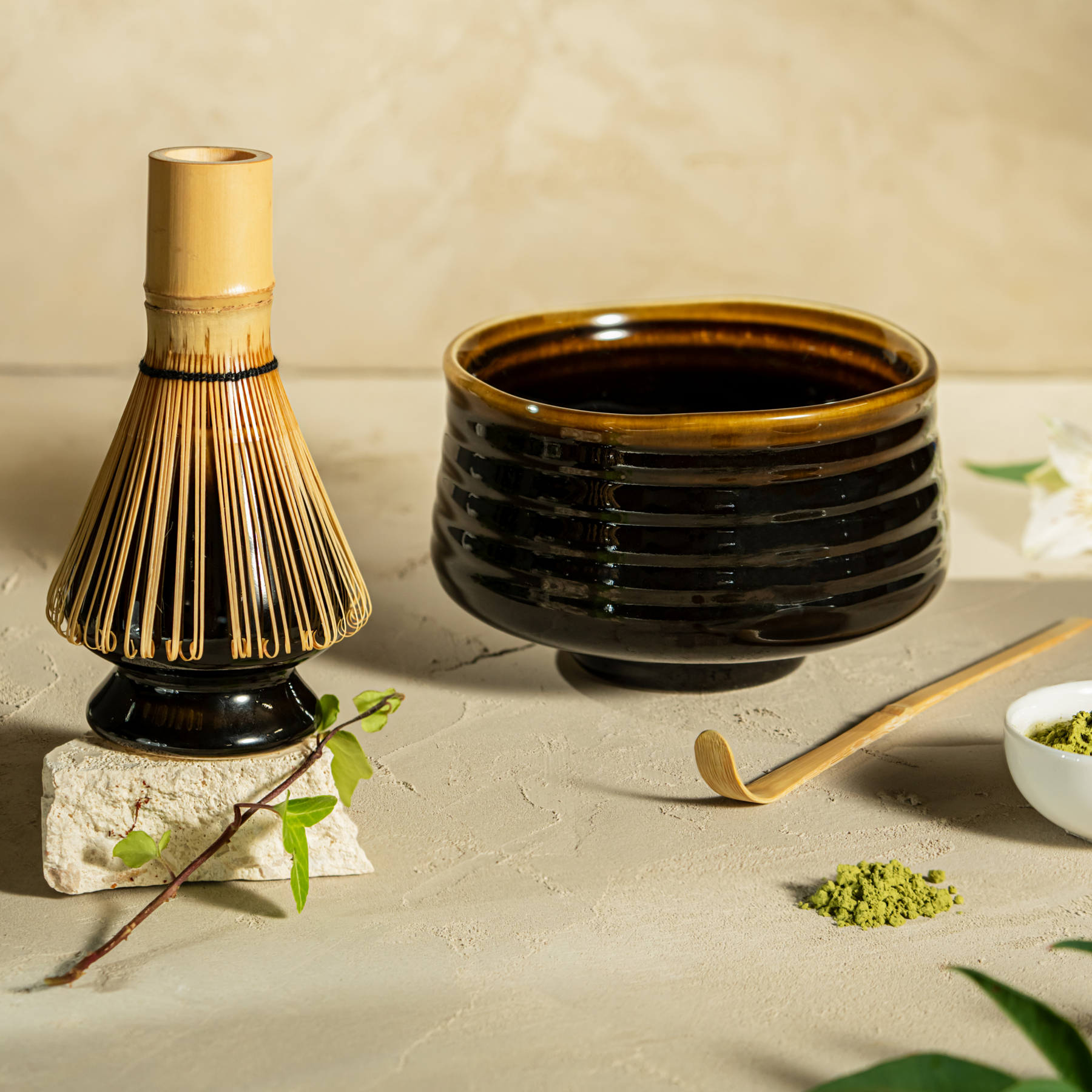 kusmi-tea-set-accessori-matcha-ciotola-e-supporto-frusta image 3